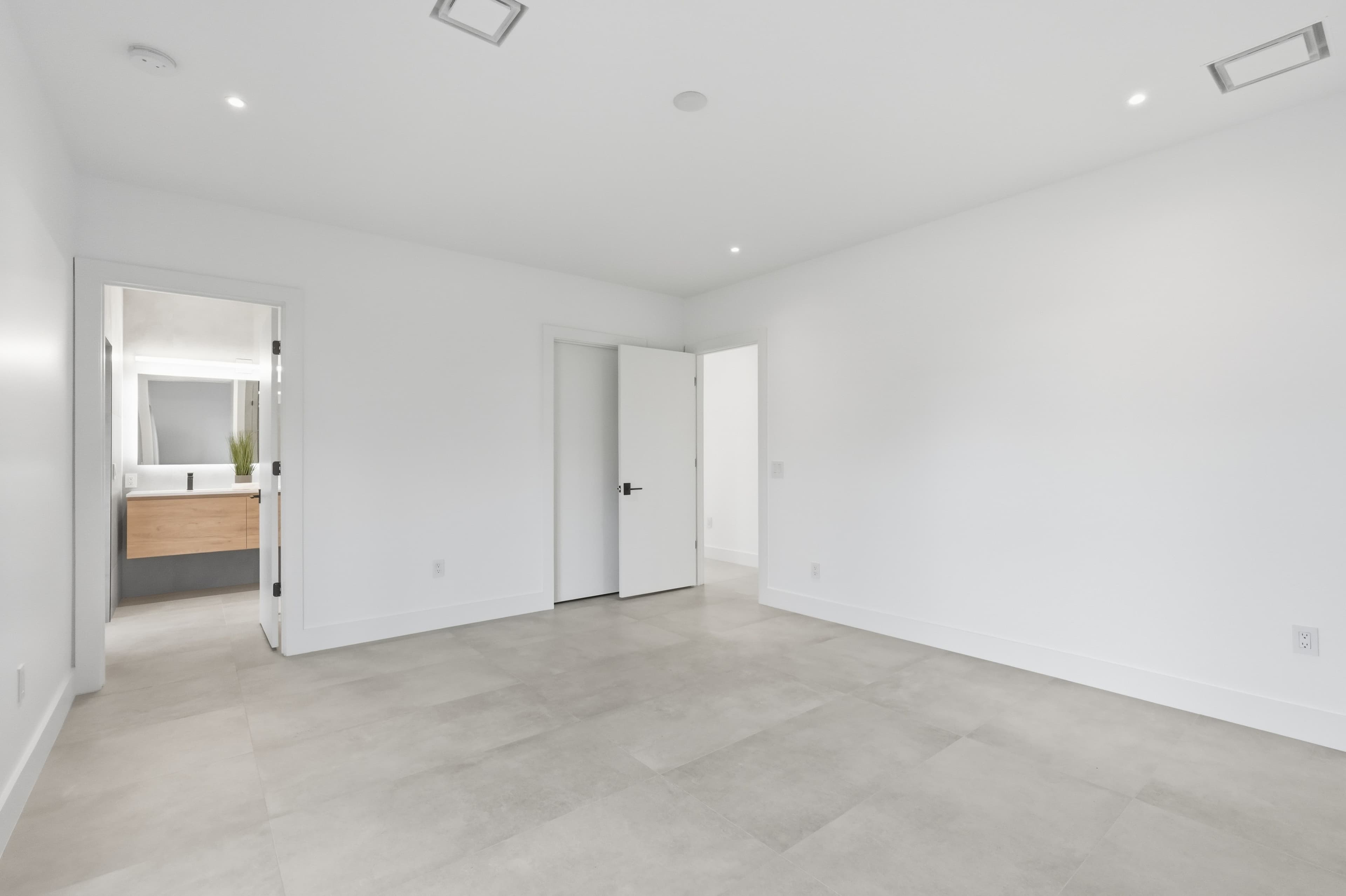 Empty room in Indiantown FL Home